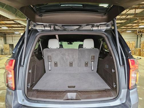 Satin Steel Metallic 2021 Chevrolet Suburban LT