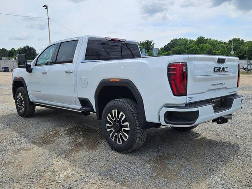 Glacier White Tricoat 2026 GMC Sierra 2500 Denali Ultimate