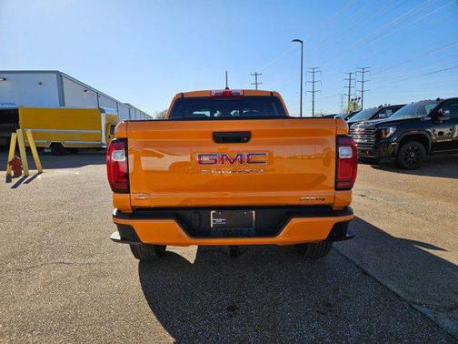 Desert Sun 2026 GMC Canyon AT4