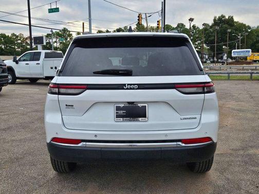 2022 Jeep Grand Cherokee Laredo
