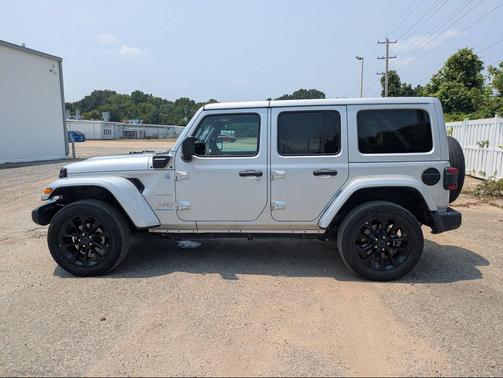 Silver Zynith Clearcoat 2024 Jeep Wrangler 4xe Sahara