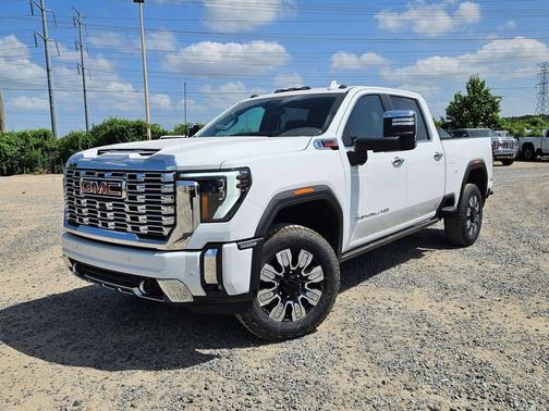 Summit White 2026 GMC Sierra 2500 Denali