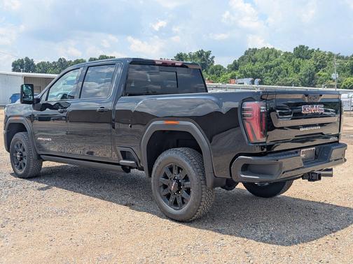 Onyx Black 2026 GMC Sierra 2500 AT4