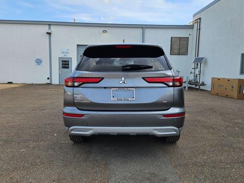 2024 Mitsubishi Outlander SE Black Edition S-AWC