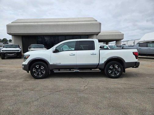 2023 Nissan Titan Platinum Reserve