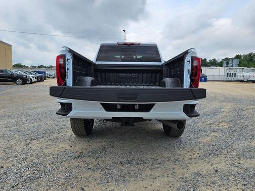 Glacier White Tricoat 2026 GMC Sierra 2500 Denali