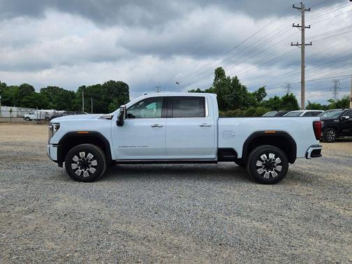 Glacier White Tricoat 2026 GMC Sierra 2500 Denali