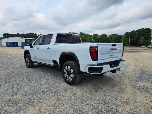 Glacier White Tricoat 2026 GMC Sierra 2500 Denali