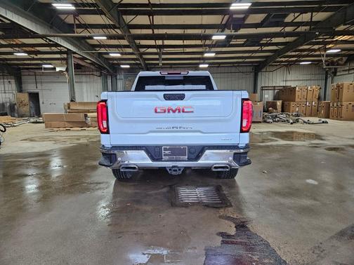 Glacier White Tricoat 2026 GMC Sierra 1500 SLT