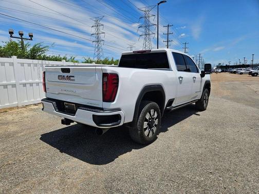 Summit White 2025 GMC Sierra 2500 Denali