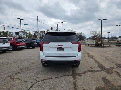 2026 GMC Yukon 4WD AT4