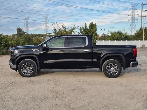 Onyx Black 2026 GMC Sierra 1500 SLT