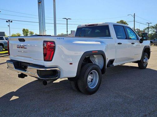 2026 GMC Sierra 3500 Base