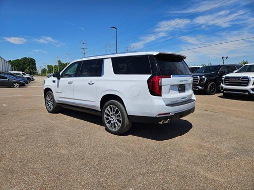 Glacier White Tricoat 2026 GMC Yukon XL Denali