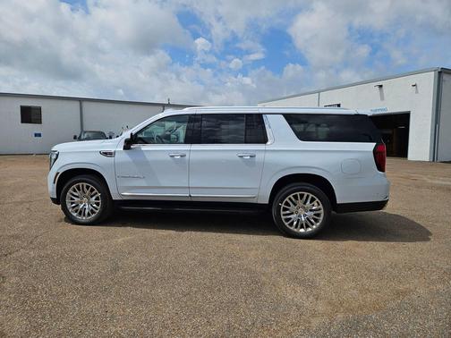 Glacier White Tricoat 2026 GMC Yukon XL Denali