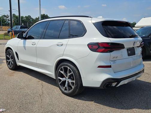 Alpine White 2024 BMW X5 xDrive40i