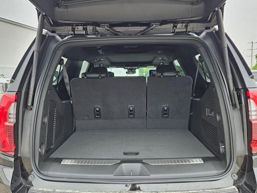 Onyx Black 2026 GMC Yukon XL 4WD AT4