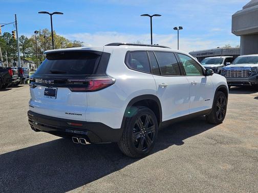 2026 GMC Acadia Elevation FWD