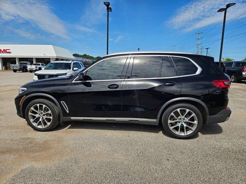 Jet Black 2020 BMW X5 sDrive40i