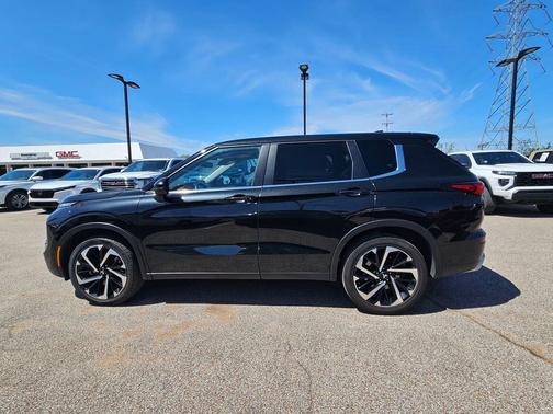 Black Diamond 2024 Mitsubishi Outlander SE S-AWC
