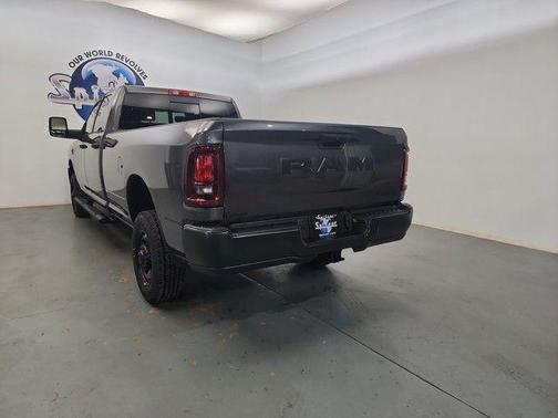2025 RAM 2500 Tradesman Crew Cab 4x4 8' Box