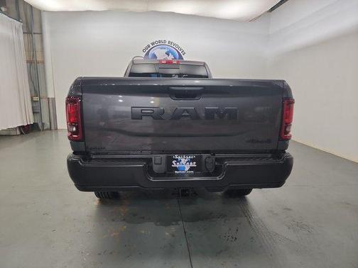 2025 RAM 2500 Tradesman Crew Cab 4x4 8' Box