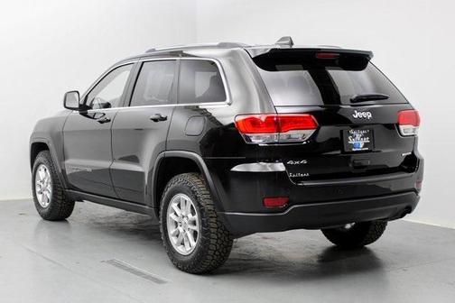 Photo 4 of 40 of 2019 Jeep Grand Cherokee Laredo E