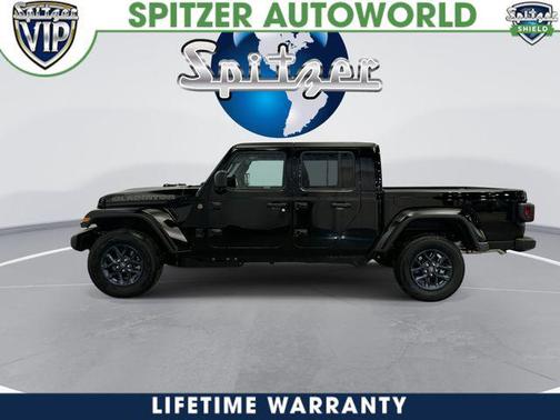 Black Clearcoat 2026 Jeep Gladiator 85th Anniversary Edition