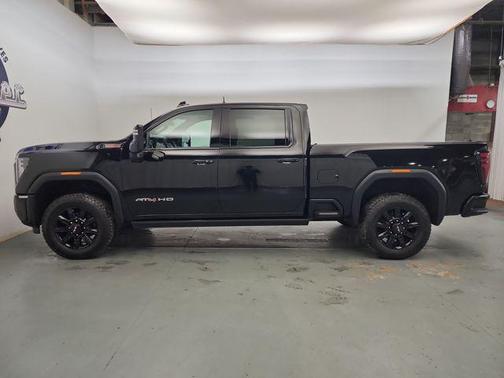 2024 GMC Sierra 2500 AT4