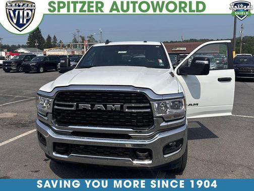 Bright White Clearcoat 2024 RAM 3500 Big Horn Crew Cab 4x4 8' Box