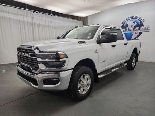 2025 RAM 2500 Big Horn Crew Cab 4x4 6'4' Box