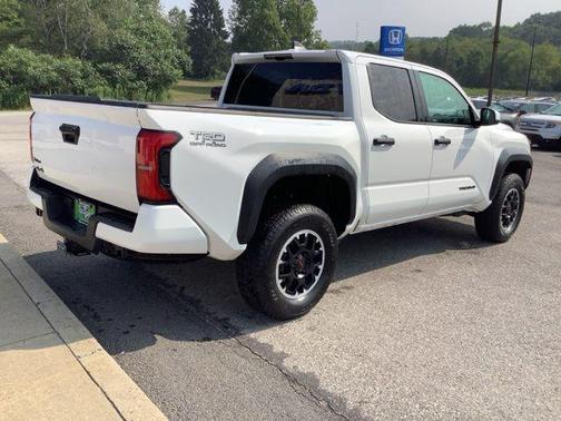 2024 Toyota Tacoma TRD Off Road