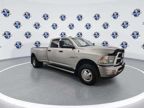 2017 RAM 3500 Tradesman Crew Cab 4x4 8' Box