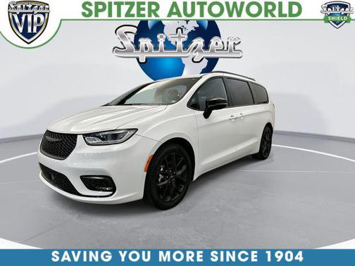 Bright White Clearcoat 2025 Chrysler Pacifica Limited