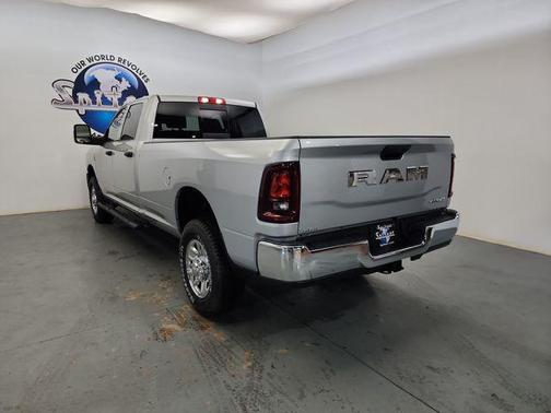 2025 RAM 2500 Tradesman Crew Cab 4x4 8' Box