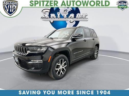 Diamond Black Crystal Pearlcoat 2024 Jeep Grand Cherokee Limited
