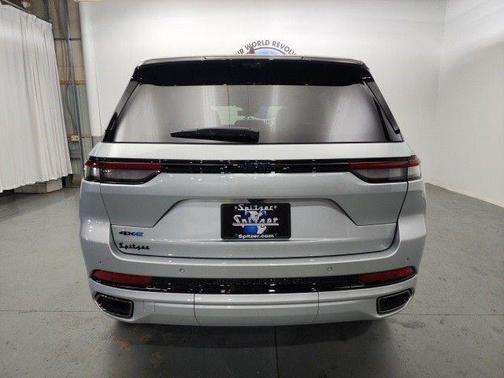 Silver Zynith 2024 Jeep Grand Cherokee 4xe Anniversary Edition