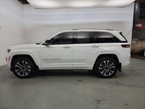 2022 Jeep Grand Cherokee Overland