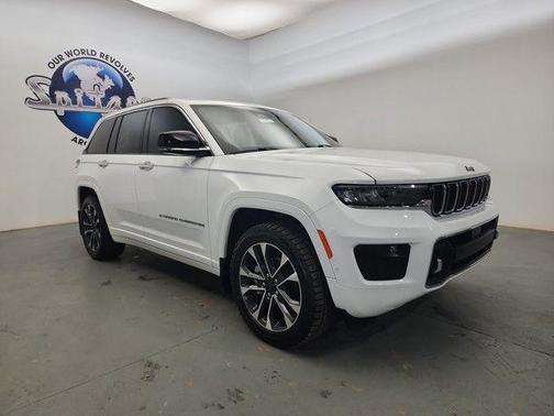 2022 Jeep Grand Cherokee Overland