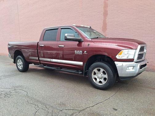 2017 RAM 2500 Big Horn Crew Cab 4x4 8' Box