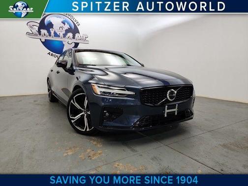 2024 Volvo S60 B5 Core Dark Theme