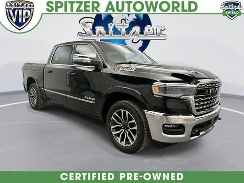 Diamond Black Crystal Pearlcoat 2025 RAM 1500 Limited