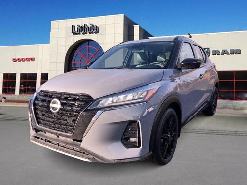 2023 Nissan Kicks SR