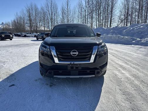 2025 Nissan Pathfinder SL 4WD
