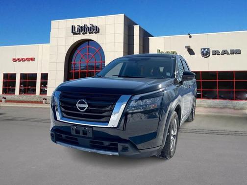 2025 Nissan Pathfinder SL 4WD