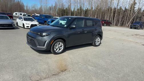 Gravity Gray 2024 Kia Soul LX