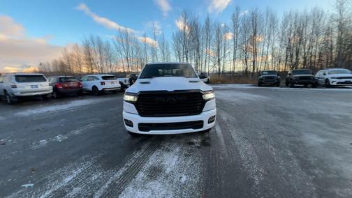 Ivory White Tri-Coat Pearlcoat 2026 RAM 1500 Laramie