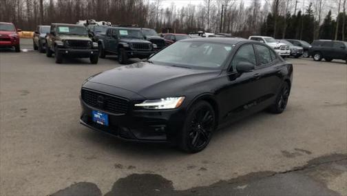 2024 Volvo S60 B5 Plus Black Edition