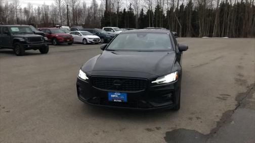 2024 Volvo S60 B5 Plus Black Edition