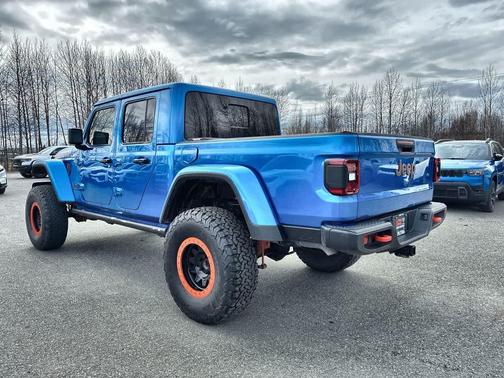 Hydro Blue Pearlcoat 2022 Jeep Gladiator Mojave 4x4